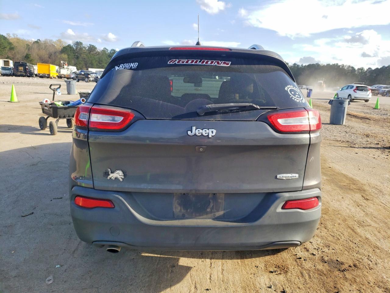 2016 JEEP CHEROKEE photo 11