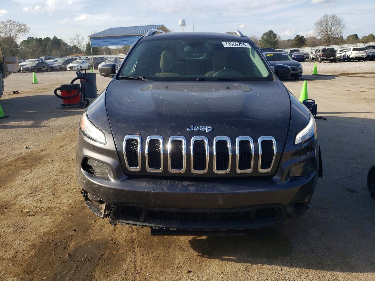 2016 JEEP CHEROKEE photo 9