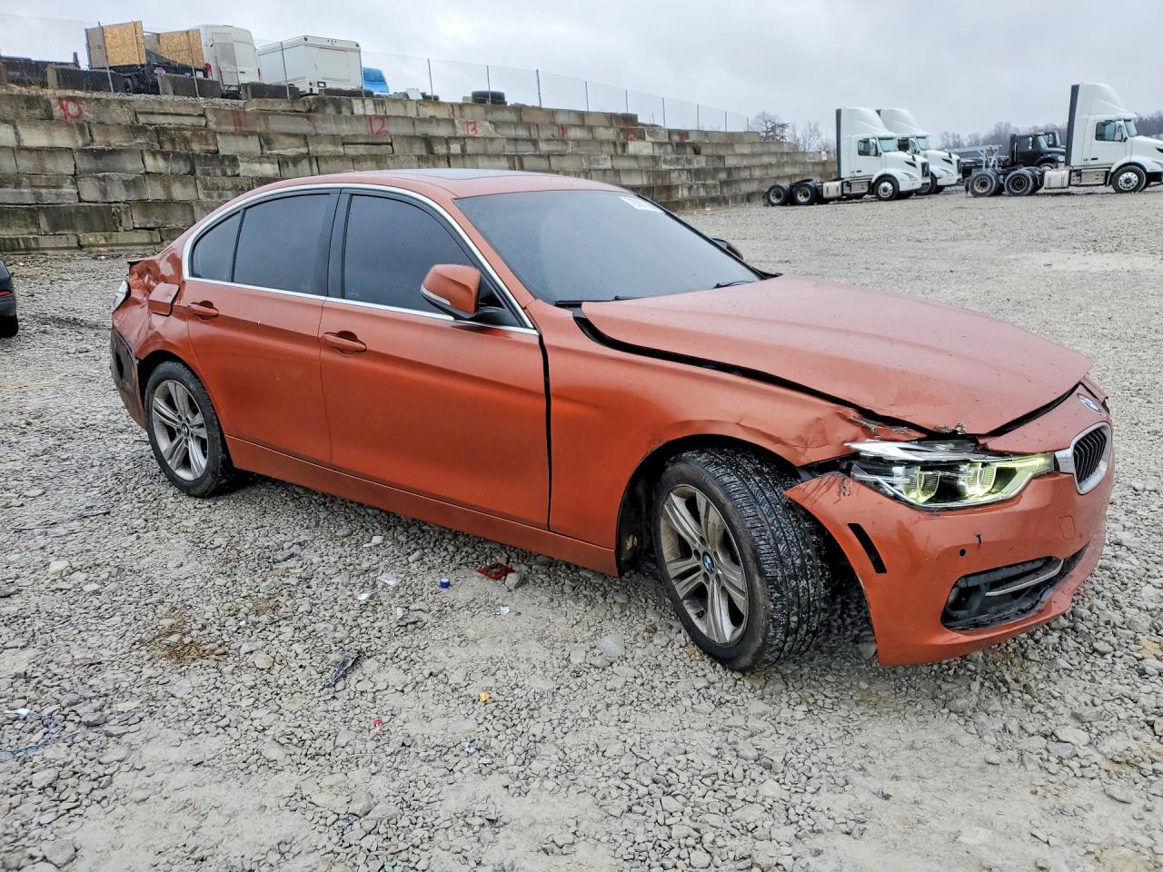 2017 BMW 330 photo 4