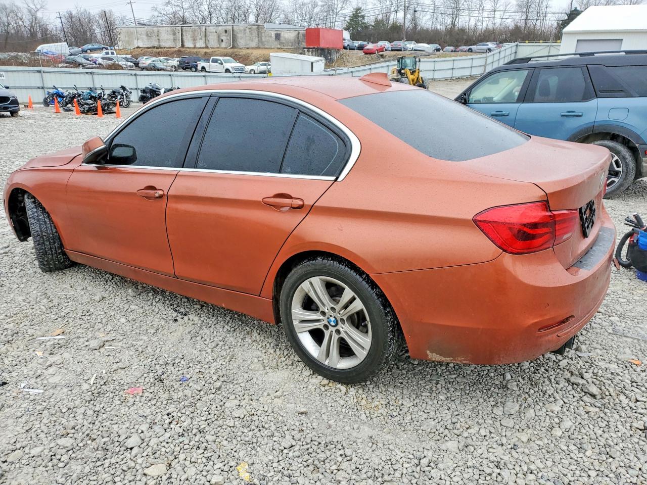 2017 BMW 330 photo 2