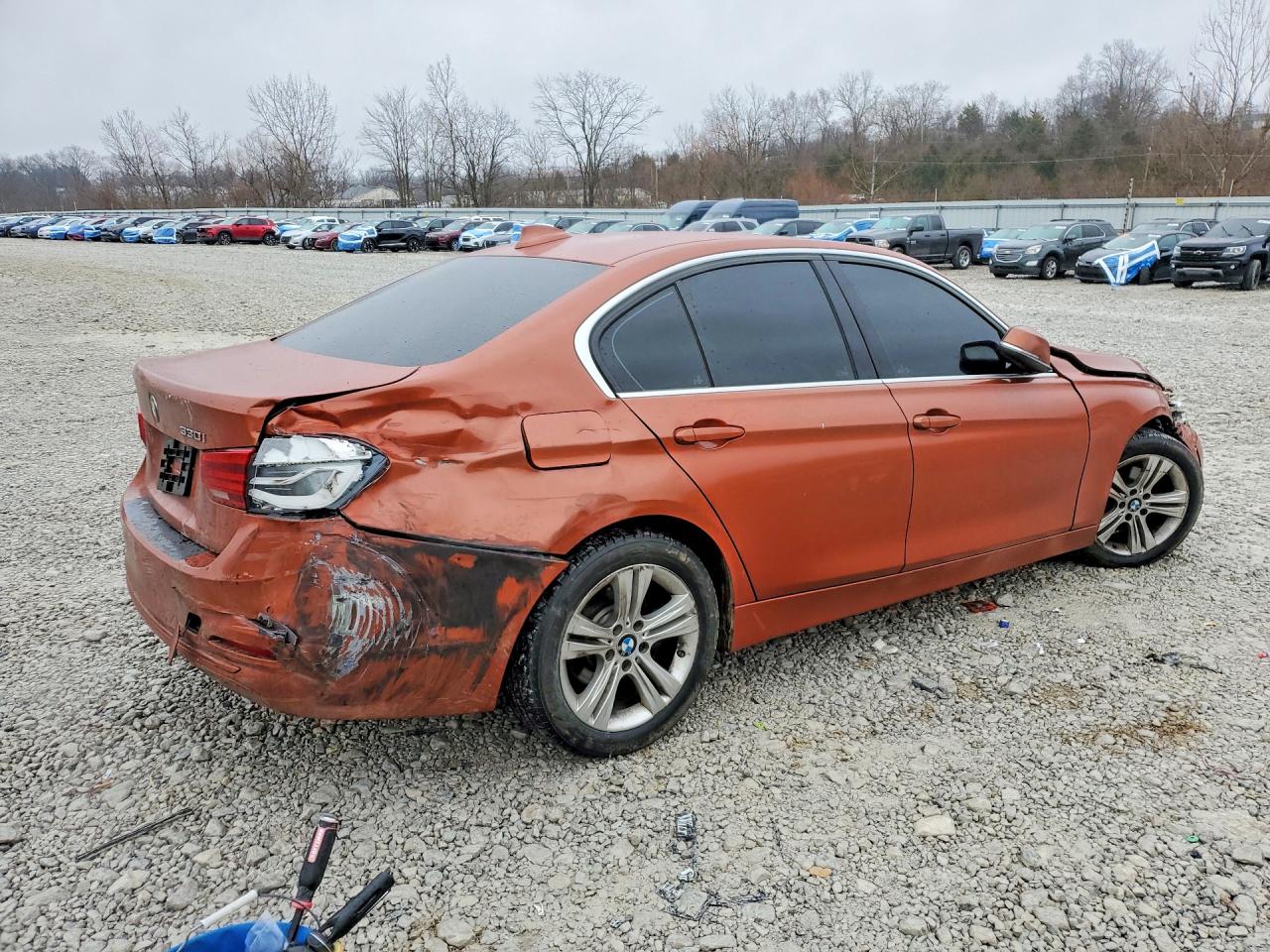 2017 BMW 330 photo 3
