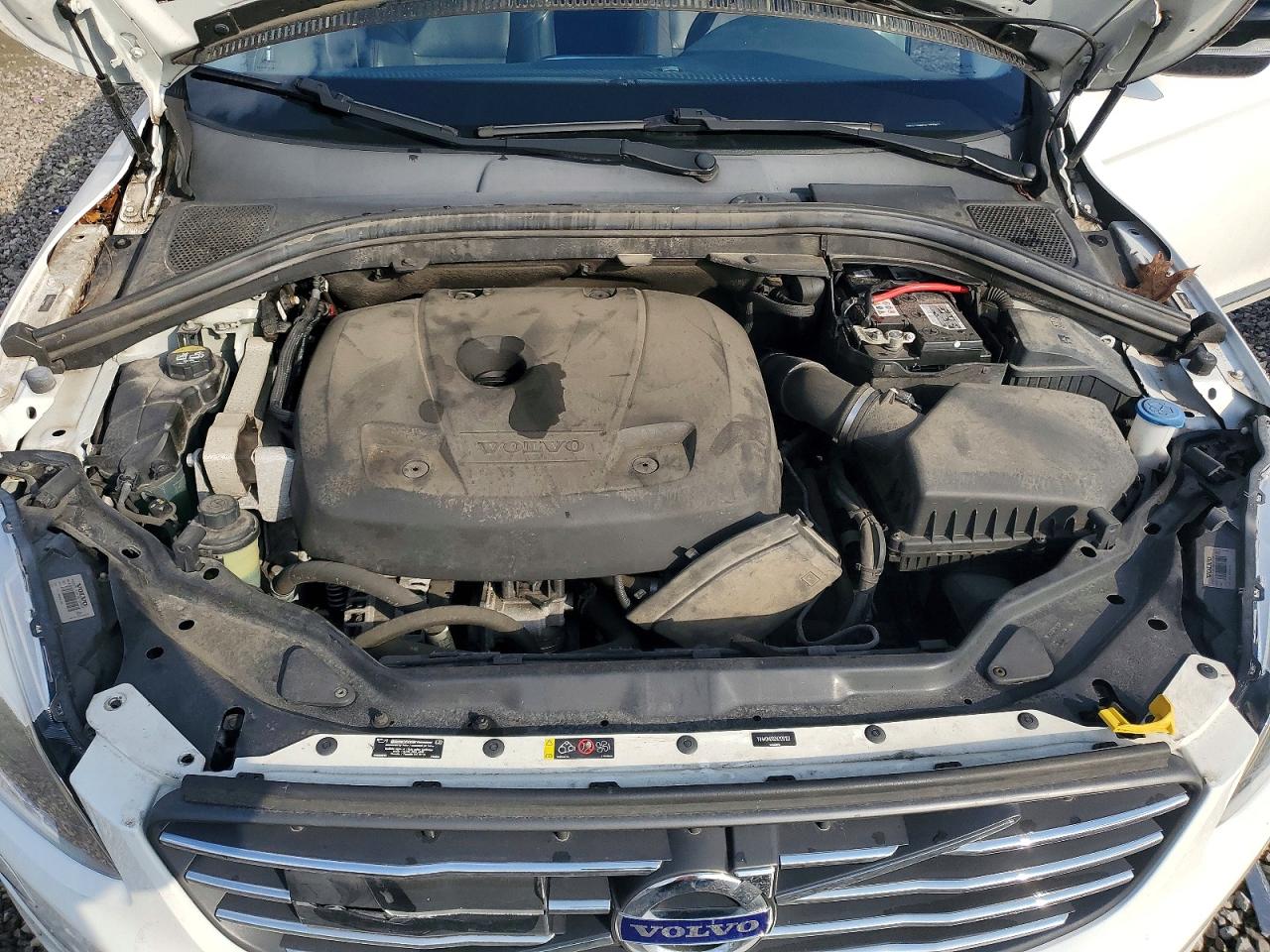 2017 VOLVO XC60 T5 DYNAMIC photo 12