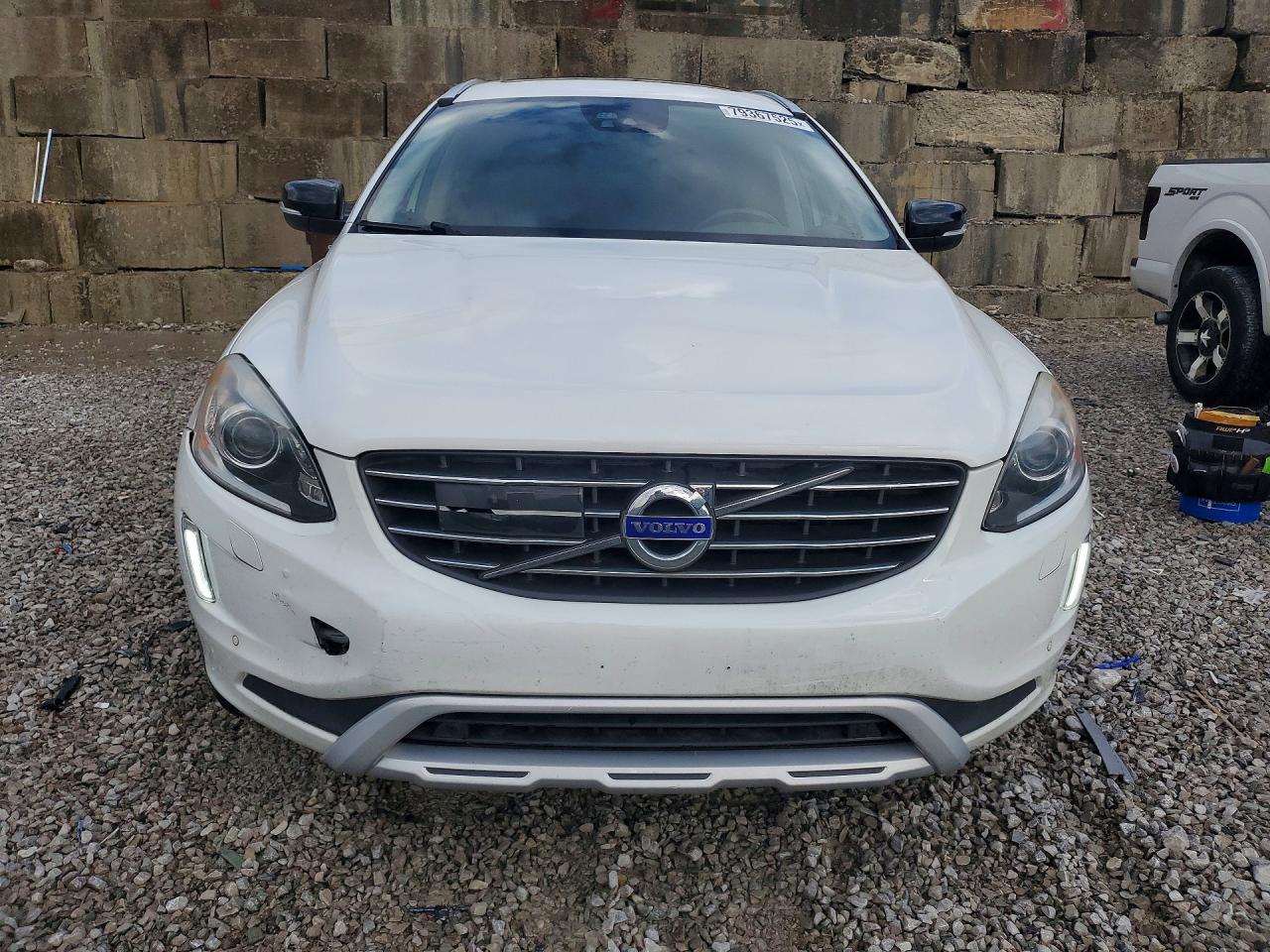 2017 VOLVO XC60 T5 DYNAMIC photo 5