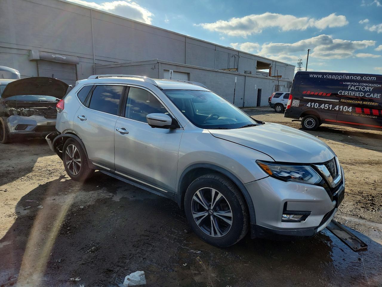 2017 NISSAN ROGUE SL photo 4