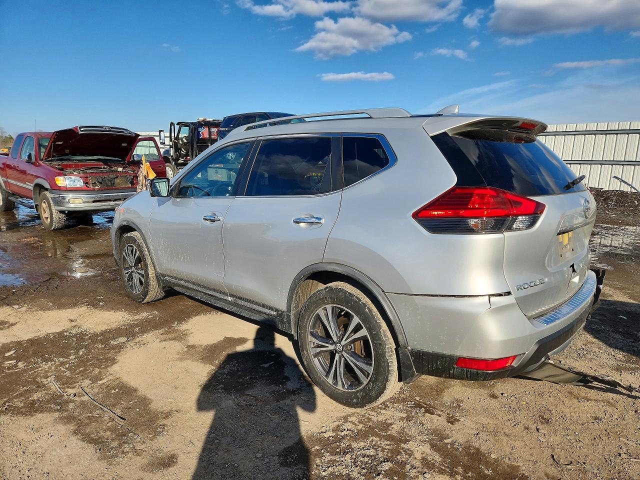 2017 NISSAN ROGUE SL photo 2
