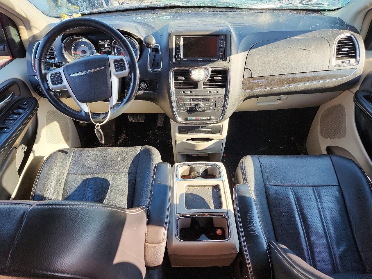 2015 CHRYSLER TOWN & COUNTRY TOURING L photo 8