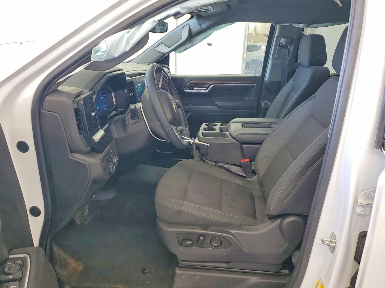 2024 CHEVROLET SILVERADO K1500 LT-L photo 13