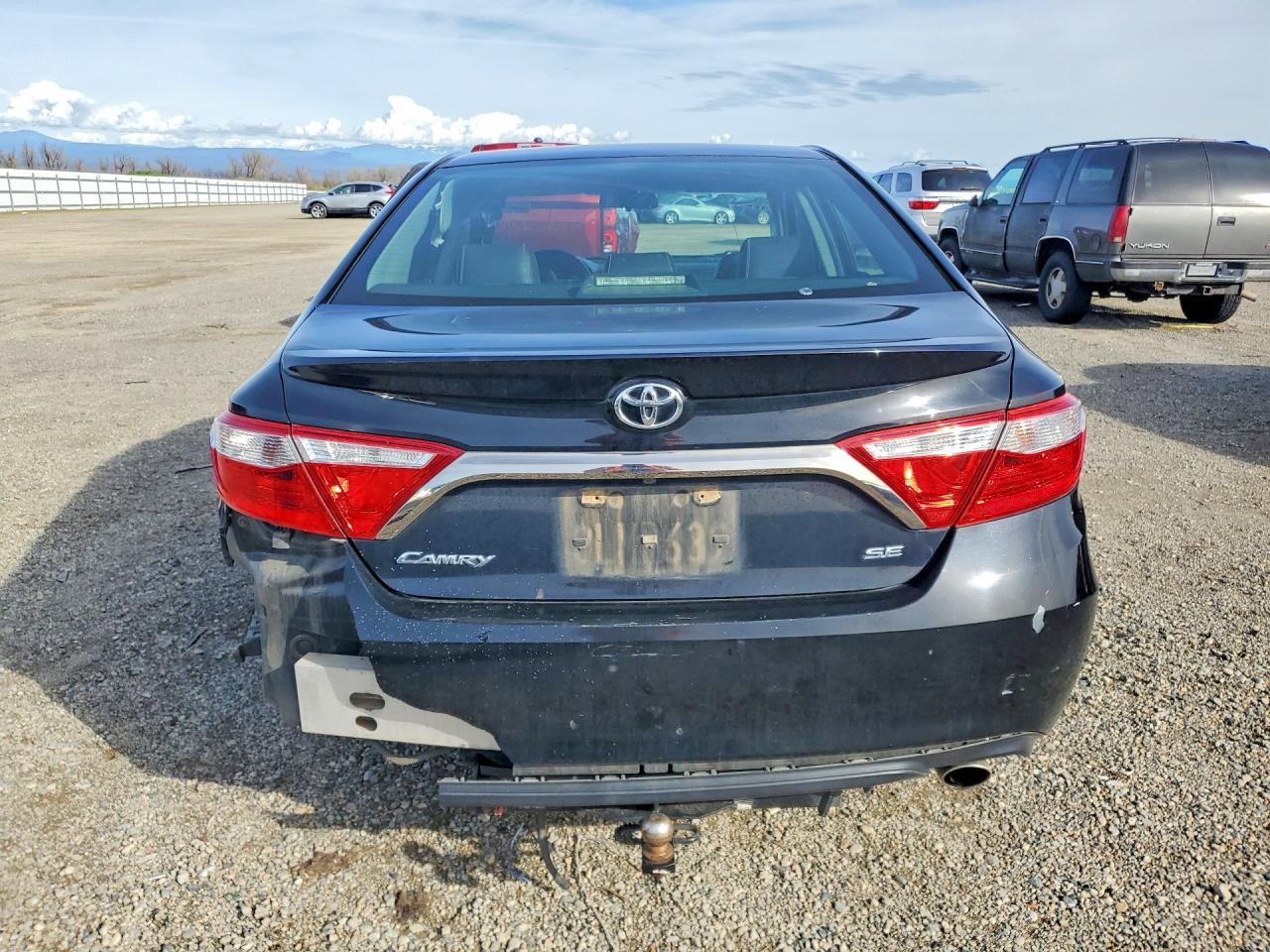 2017 TOYOTA CAMRY SE photo 6