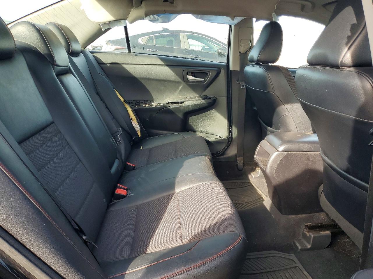 2017 TOYOTA CAMRY SE photo 10