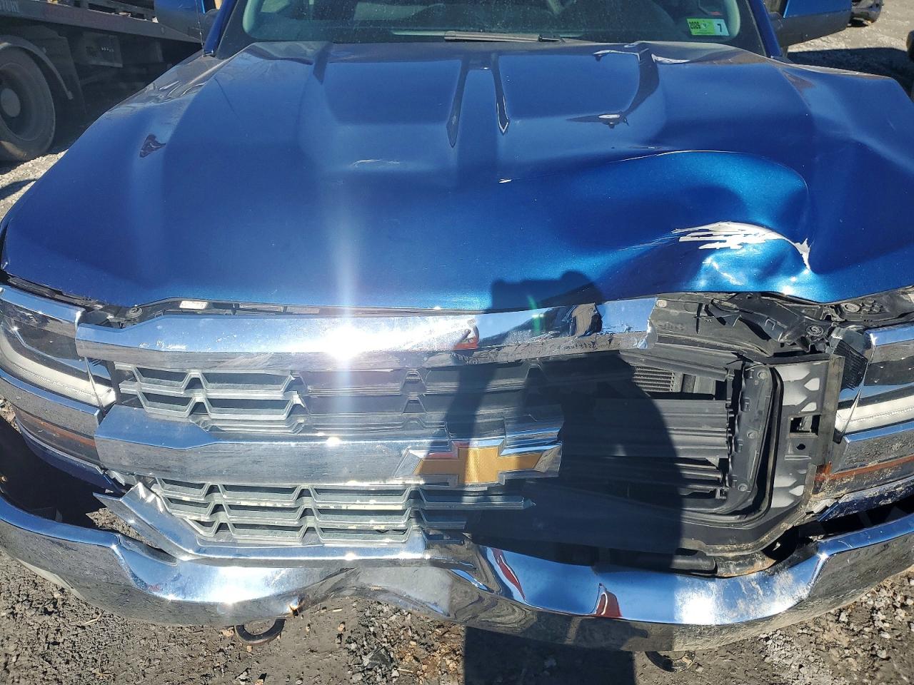 2017 CHEVROLET SILVERADO K1500 LT photo 11