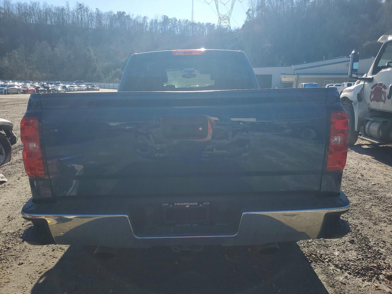 2017 CHEVROLET SILVERADO K1500 LT photo 6