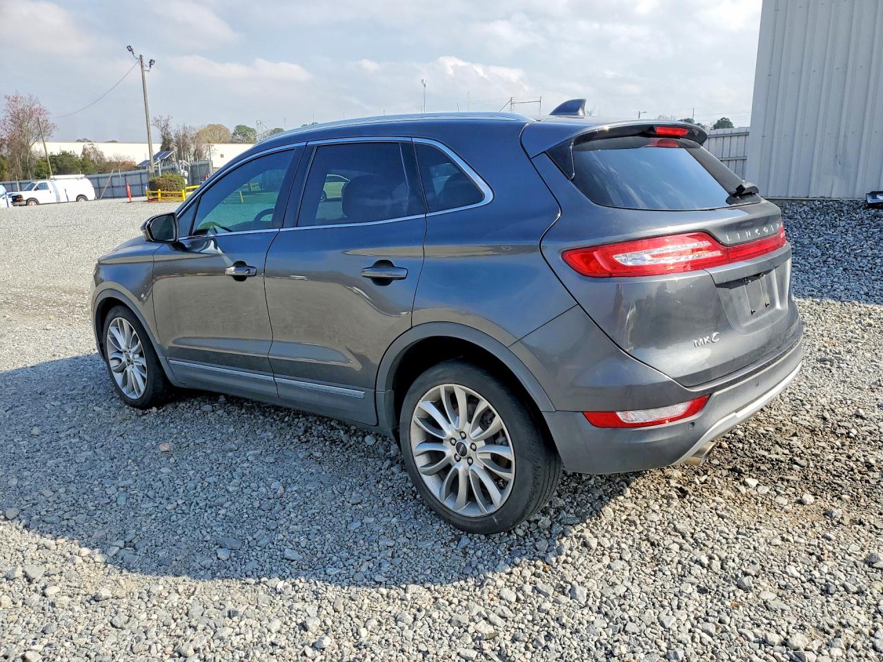 2017 LINCOLN MKC RESERVE photo 3