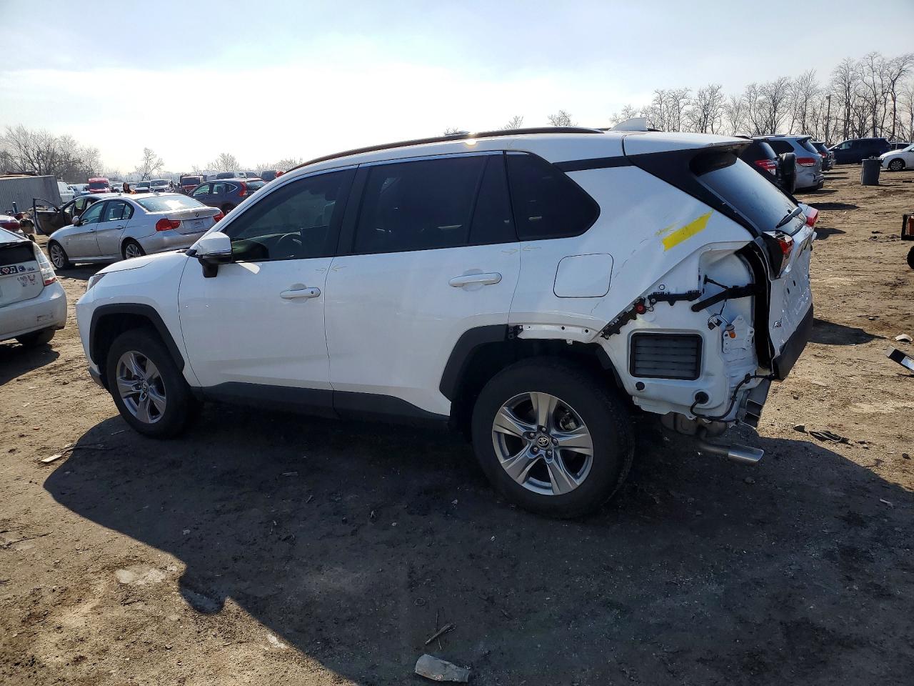 2024 TOYOTA RAV4 XLE photo 3