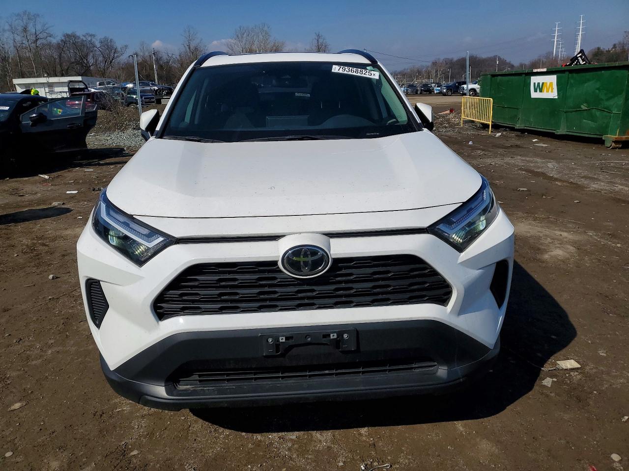 2024 TOYOTA RAV4 XLE photo 9