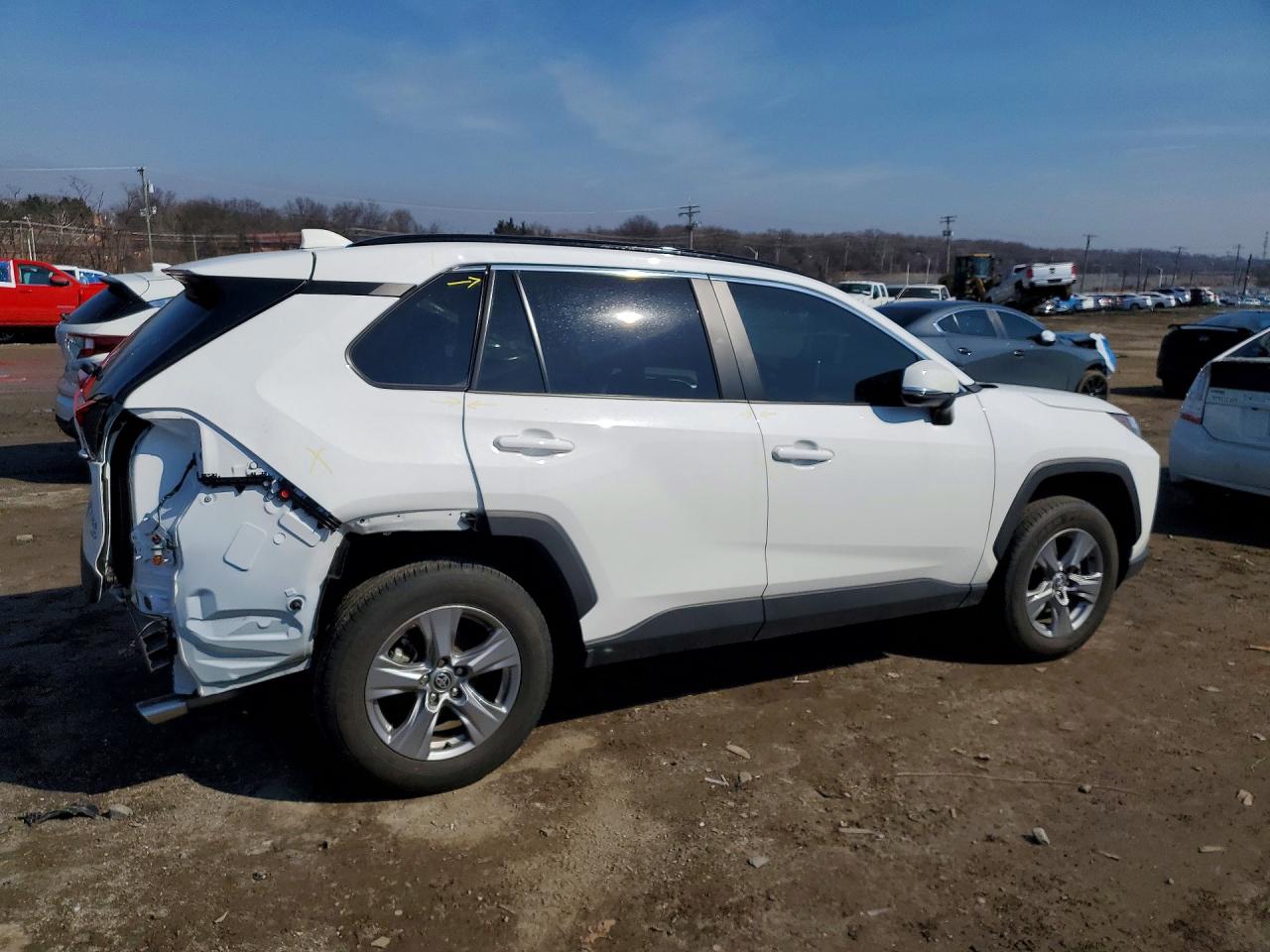 2024 TOYOTA RAV4 XLE photo 5