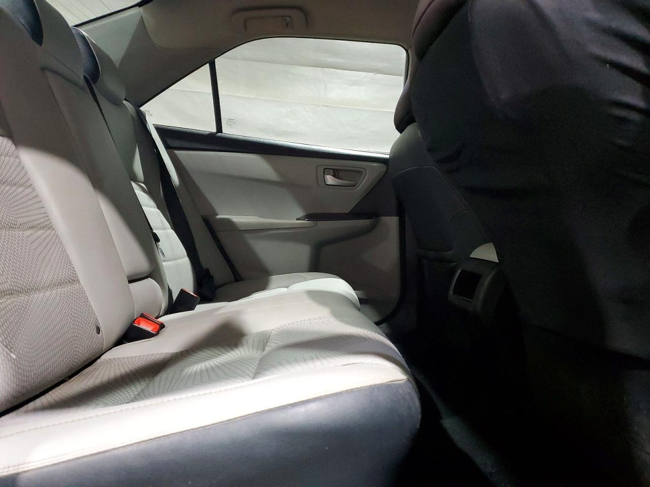 2017 TOYOTA CAMRY SE photo 10