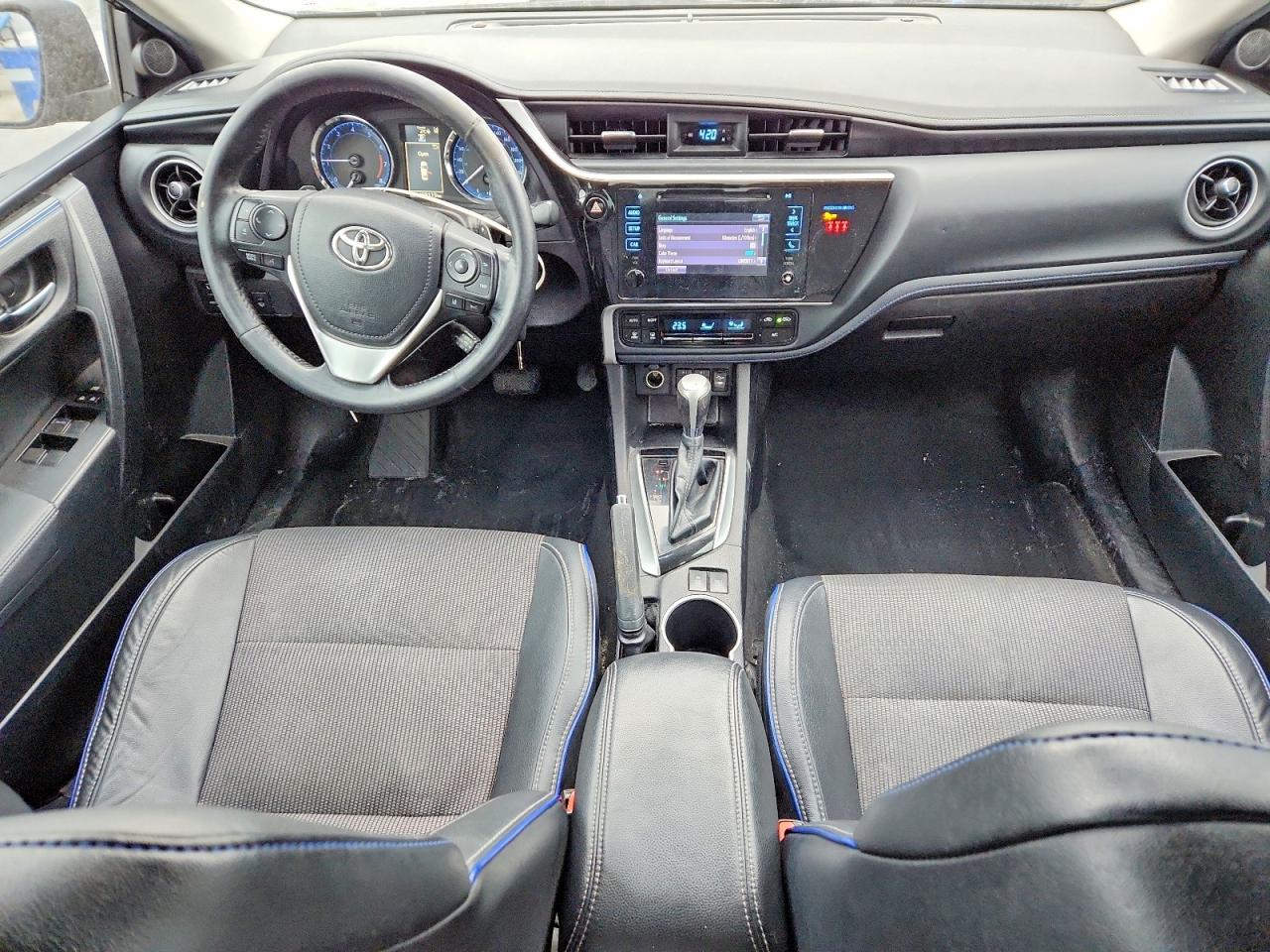 2019 TOYOTA COROLLA L photo 8