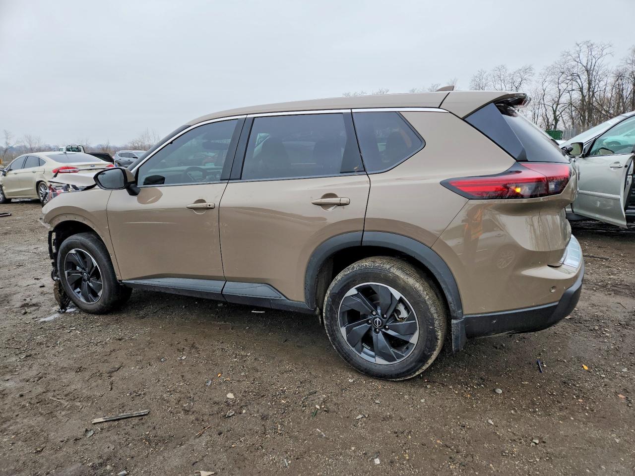 2025 NISSAN ROGUE SV photo 4