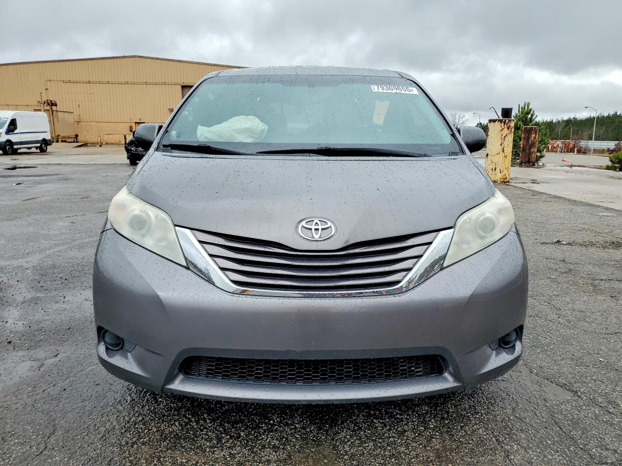 2017 TOYOTA SIENNA LE 8-PASSENGER photo 5