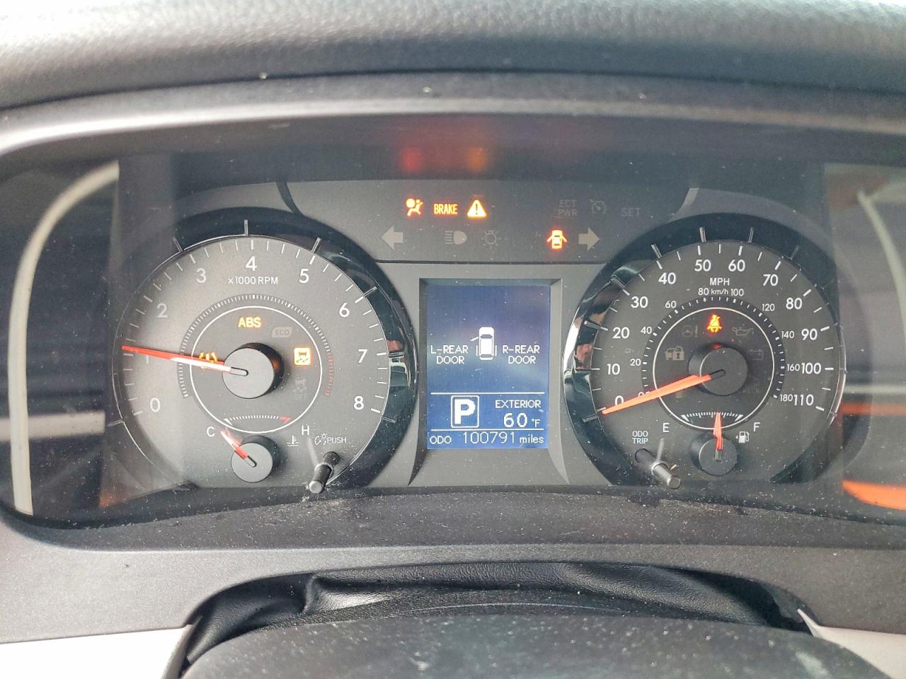 2017 TOYOTA SIENNA LE 8-PASSENGER photo 9