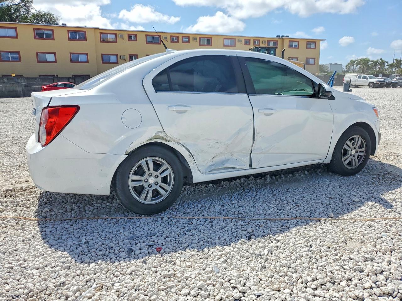 2014 CHEVROLET SONIC LT photo 5