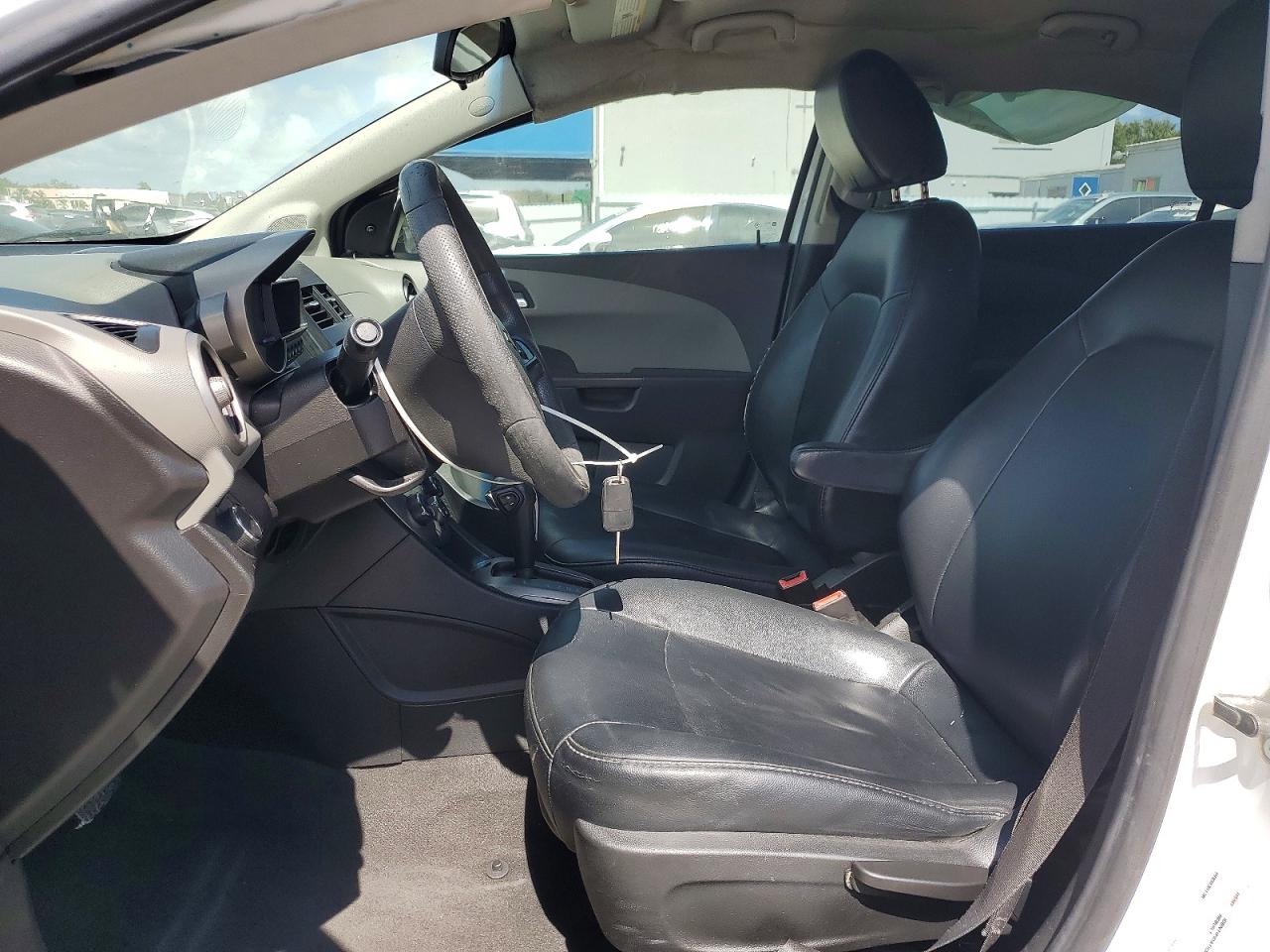 2014 CHEVROLET SONIC LT photo 13