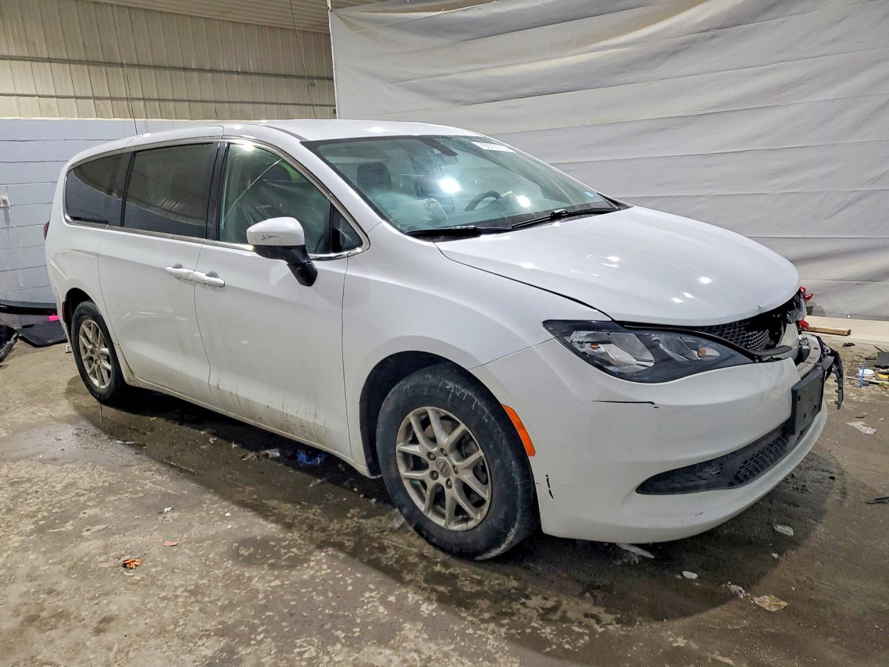2021 CHRYSLER VOYAGER LX photo 13
