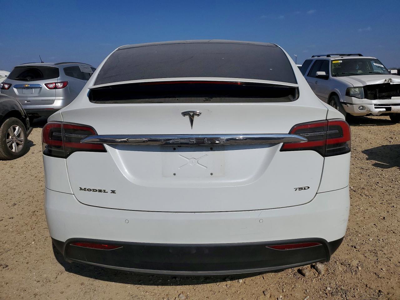 2018 TESLA MODEL X photo 11