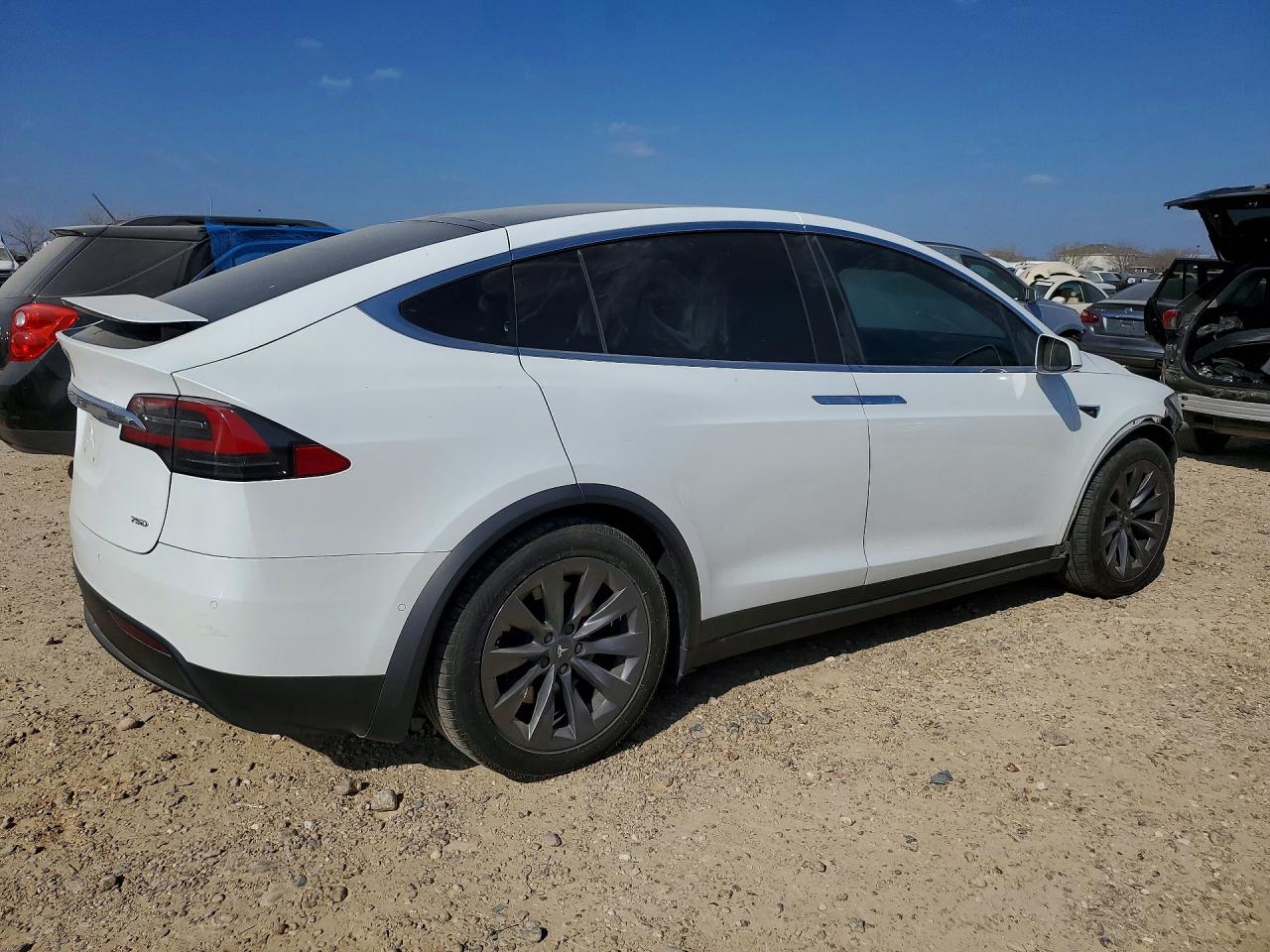 2018 TESLA MODEL X photo 5