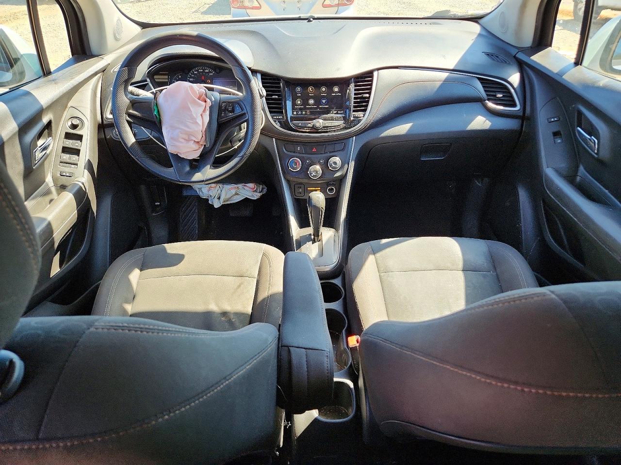 2018 CHEVROLET TRAX LS photo 8