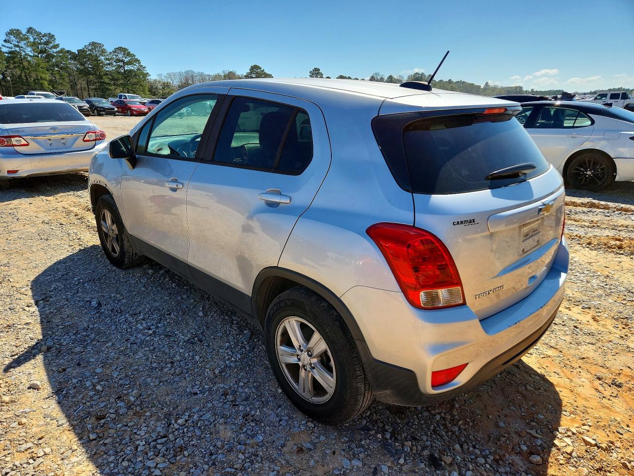 2018 CHEVROLET TRAX LS photo 2