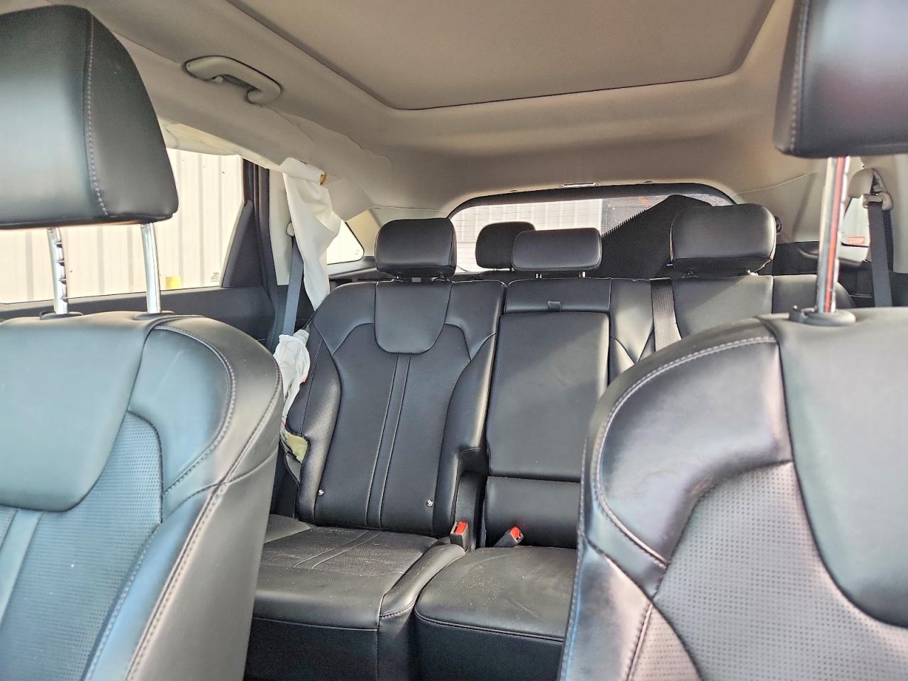 2024 KIA SORENTO S photo 19