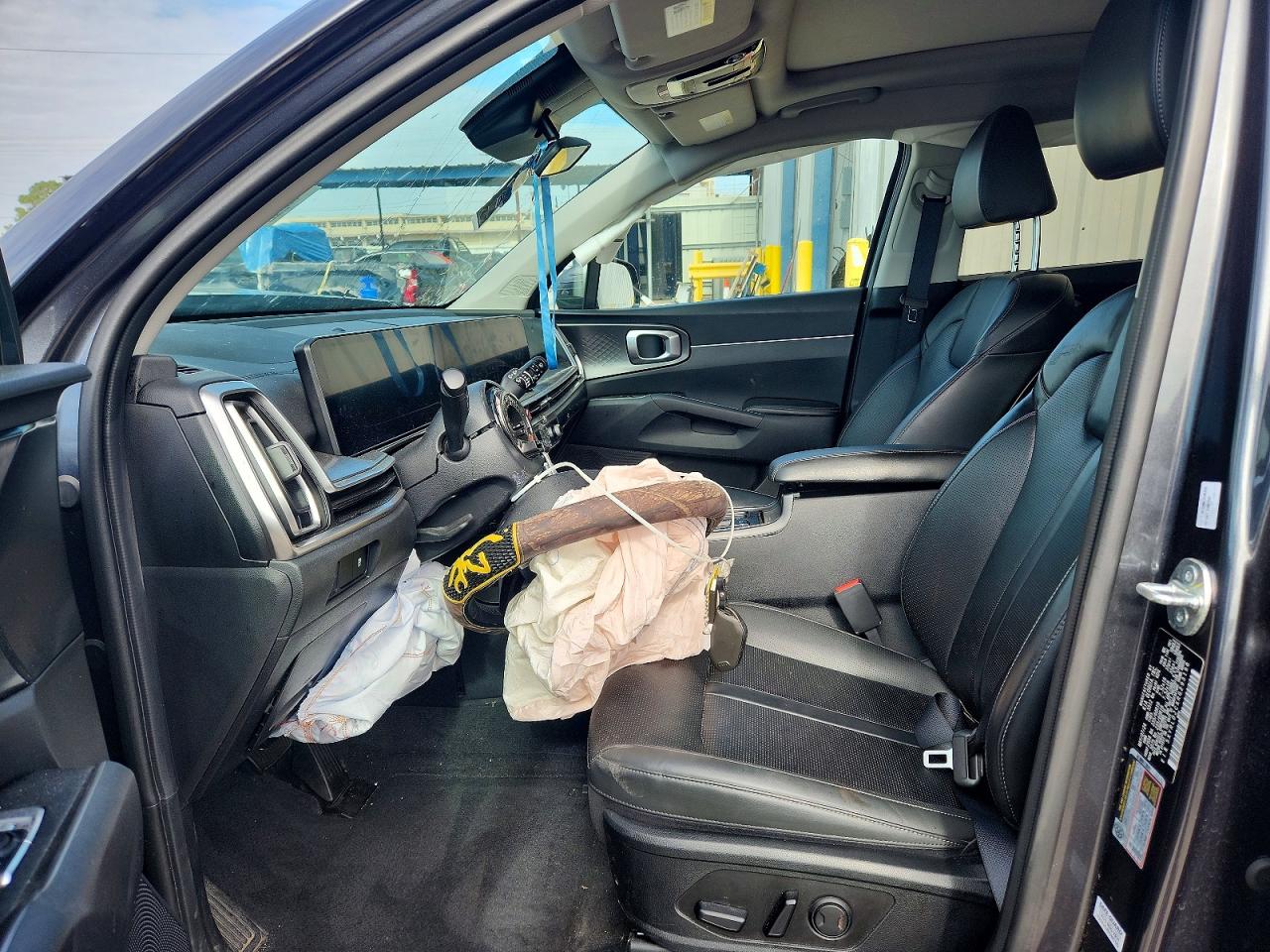 2024 KIA SORENTO S photo 13