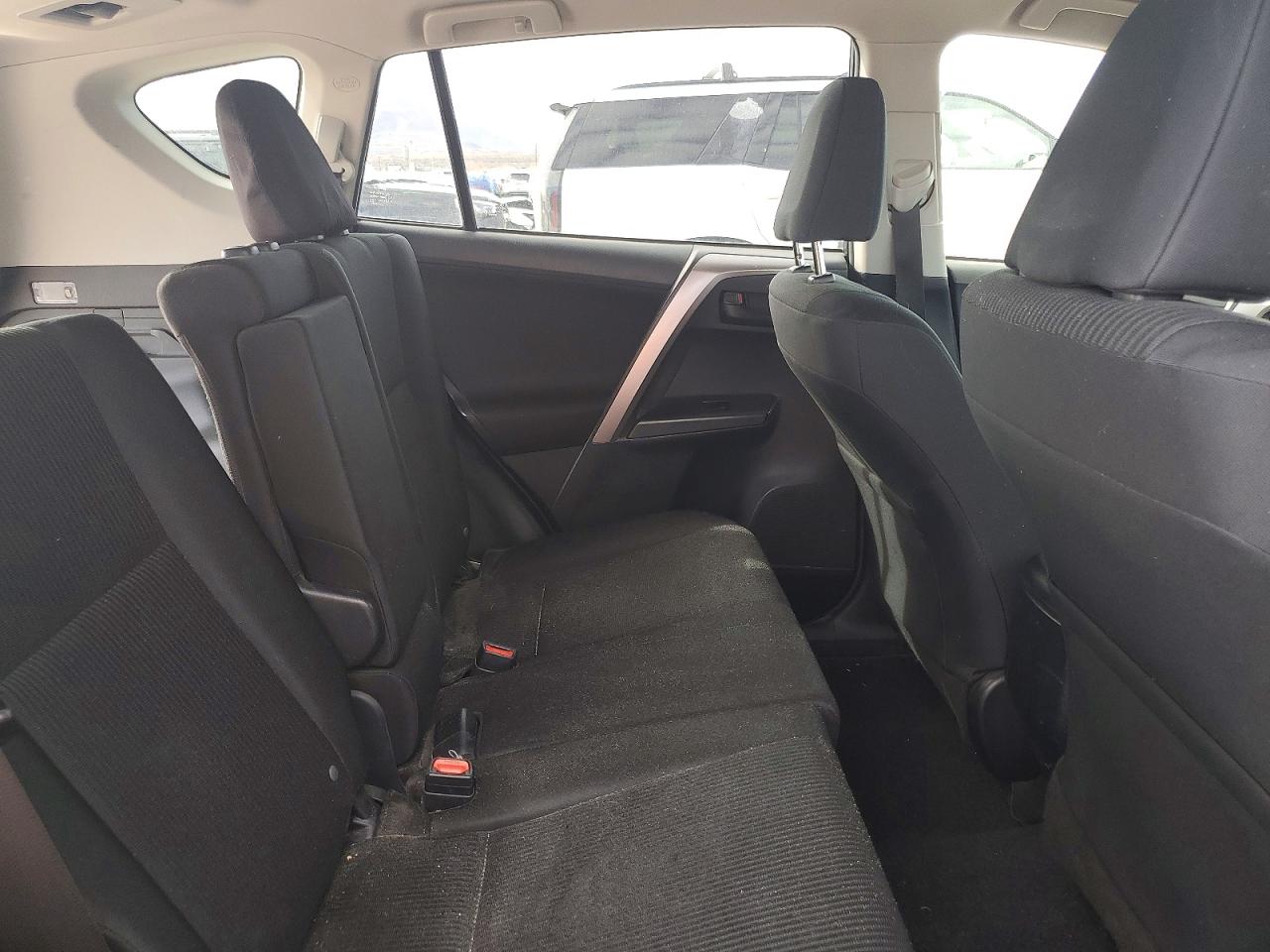 2017 TOYOTA RAV4 LE photo 31