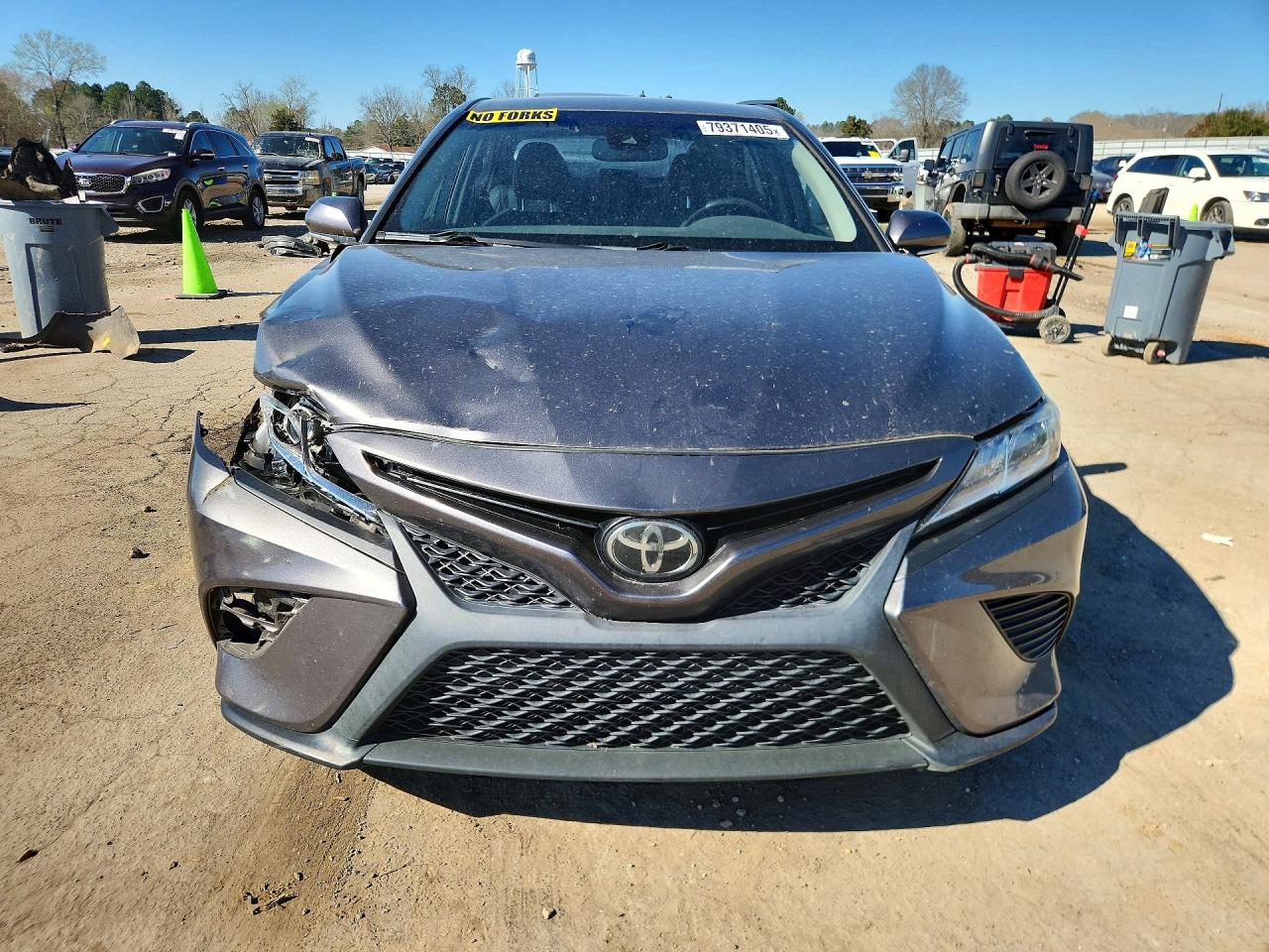 2018 TOYOTA CAMRY SE photo 5