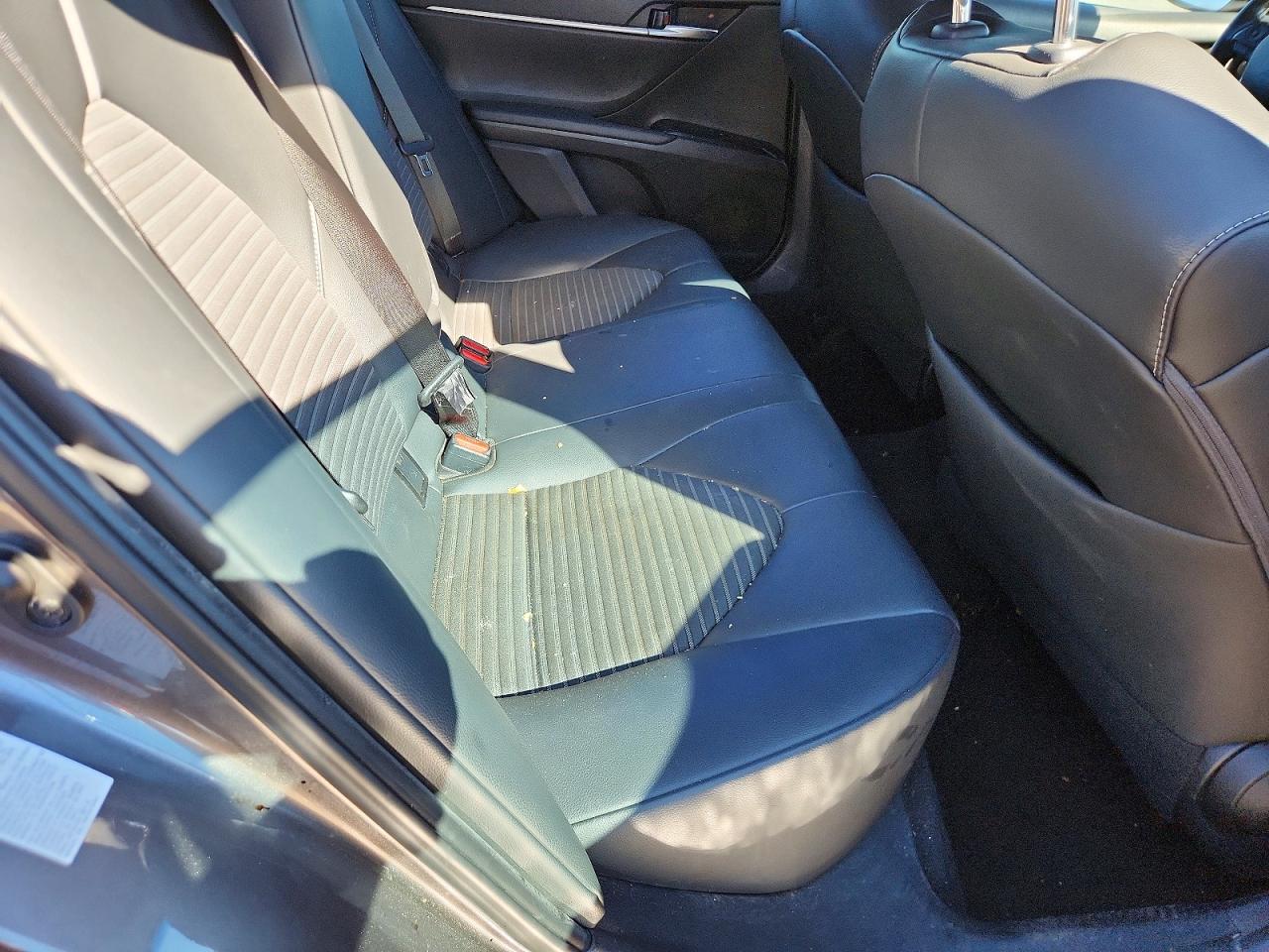 2018 TOYOTA CAMRY SE photo 10