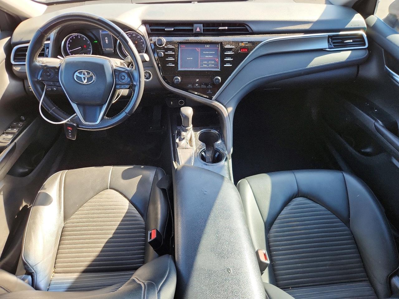 2018 TOYOTA CAMRY SE photo 8