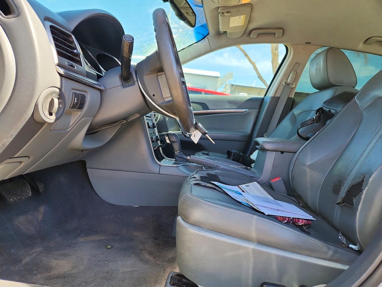 2010 LINCOLN MKZ photo 13