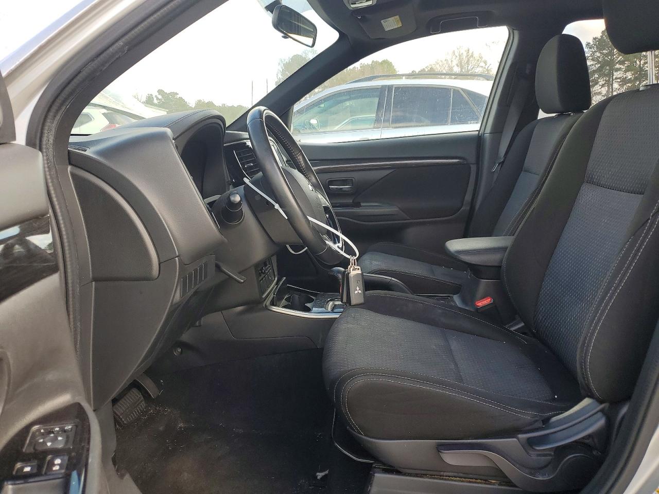 2018 MITSUBISHI OUTLANDER SE photo 7