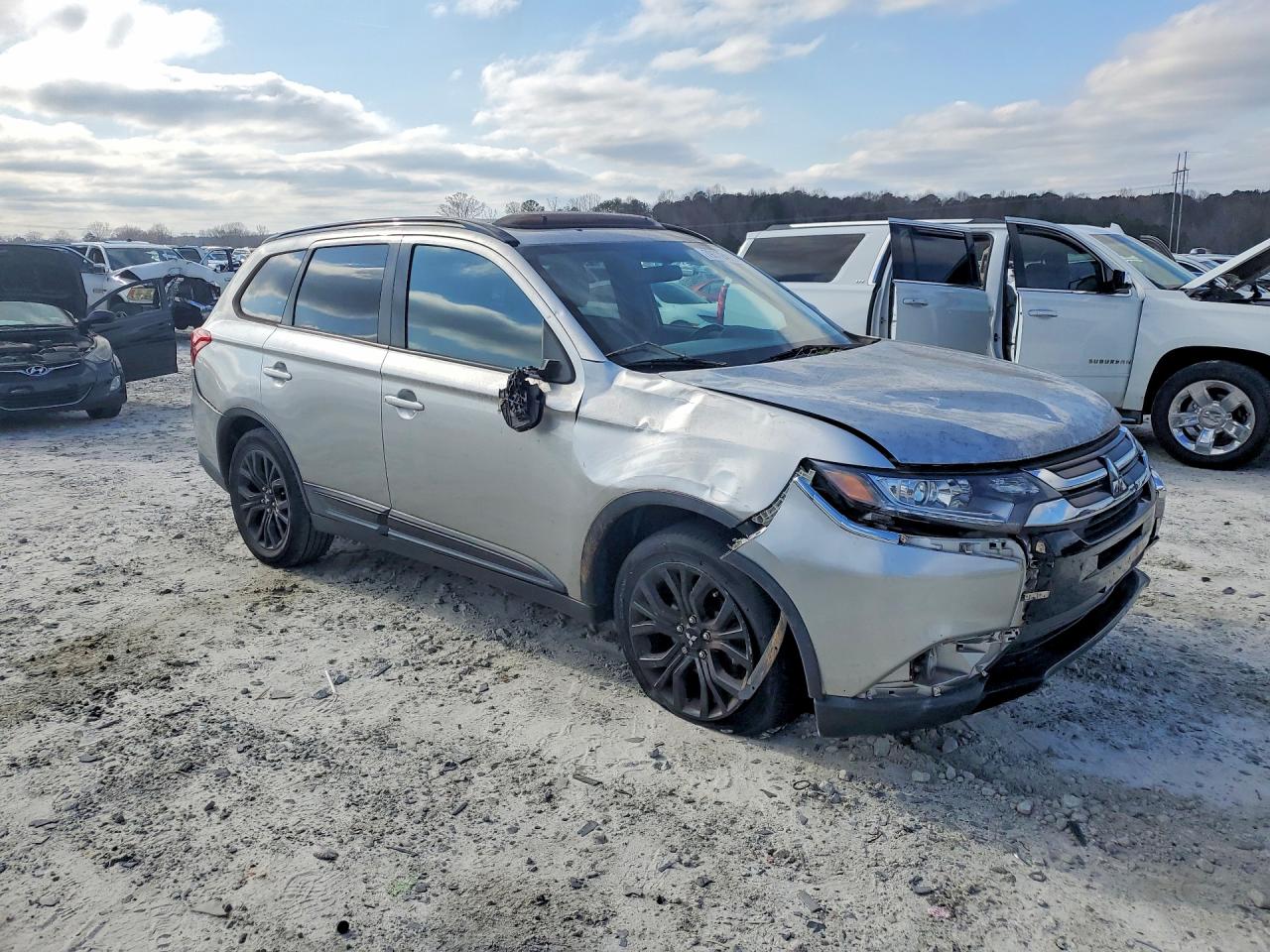 2018 MITSUBISHI OUTLANDER SE photo 4