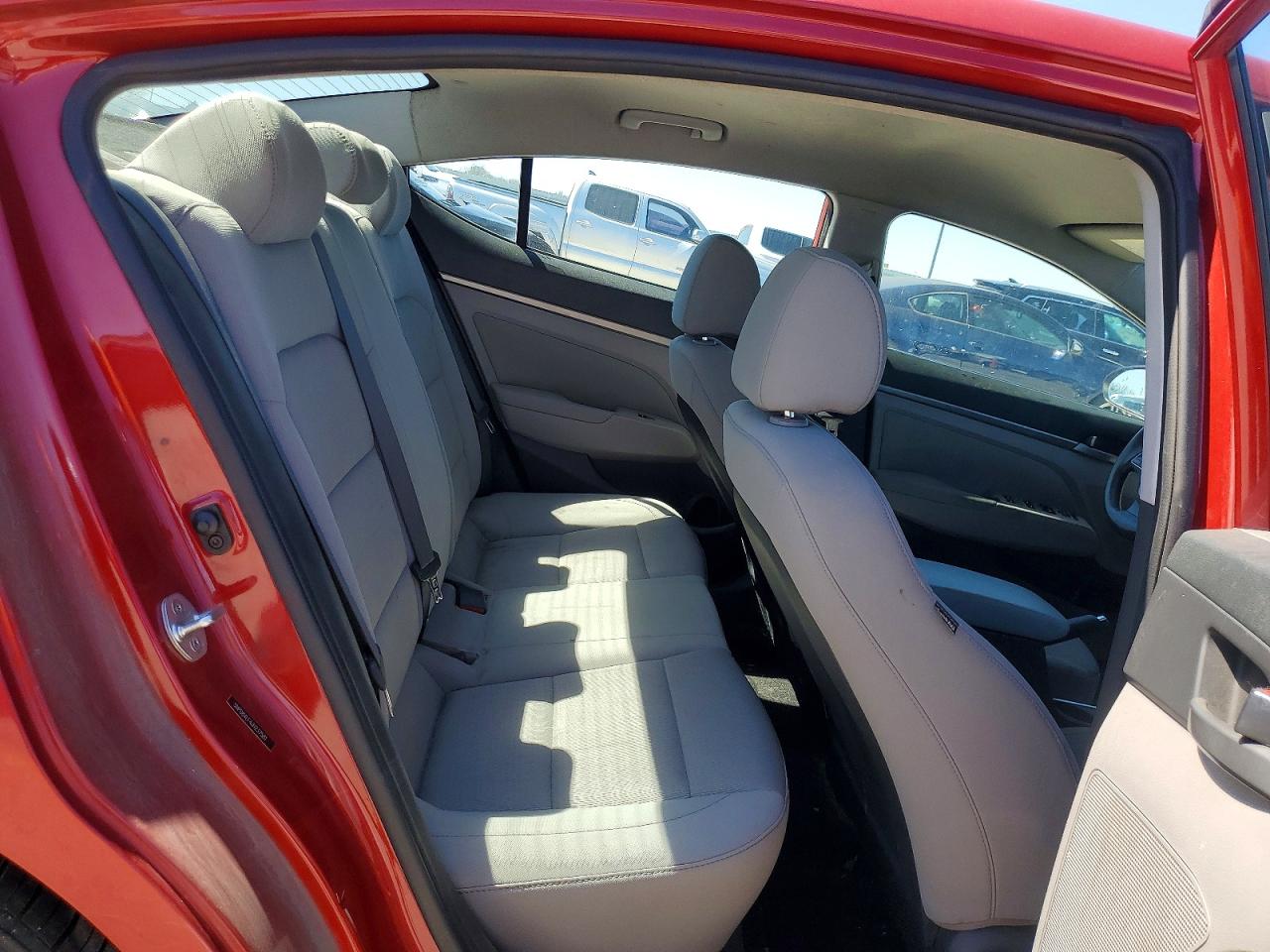 2018 HYUNDAI ELANTRA SEL photo 10