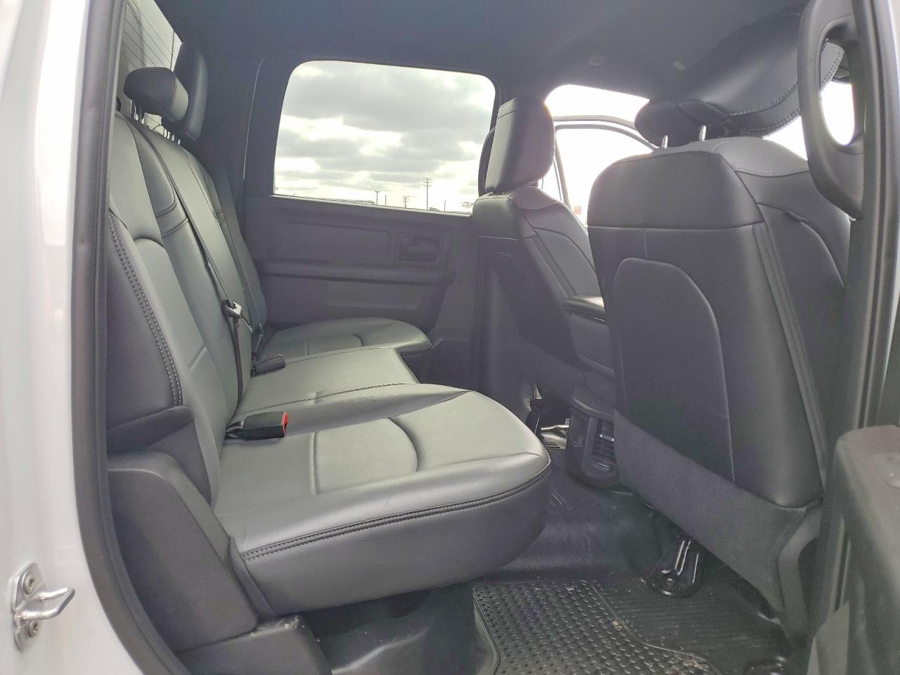 2025 RAM 2500 TRADESMAN photo 19