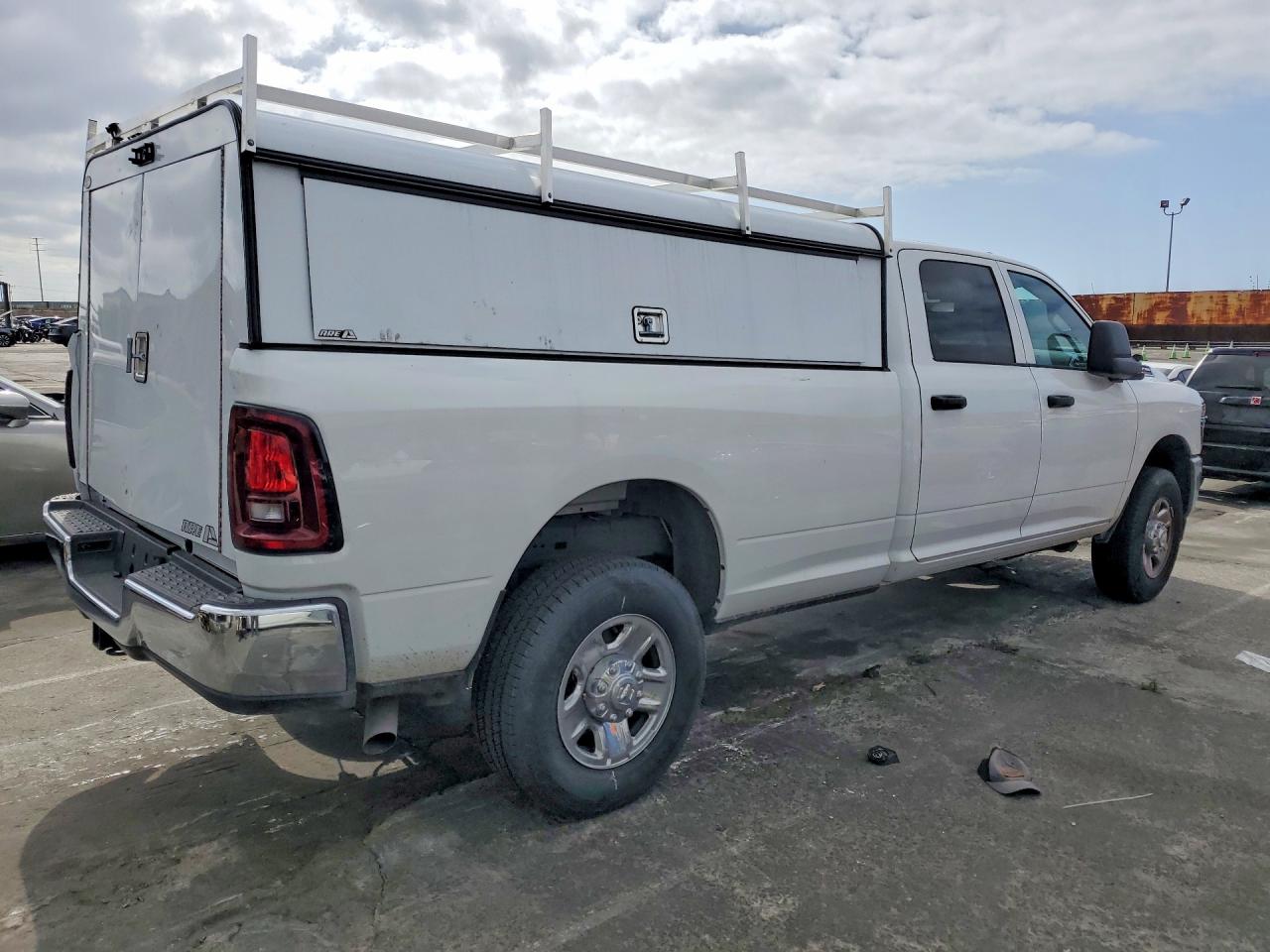 2025 RAM 2500 TRADESMAN photo 5