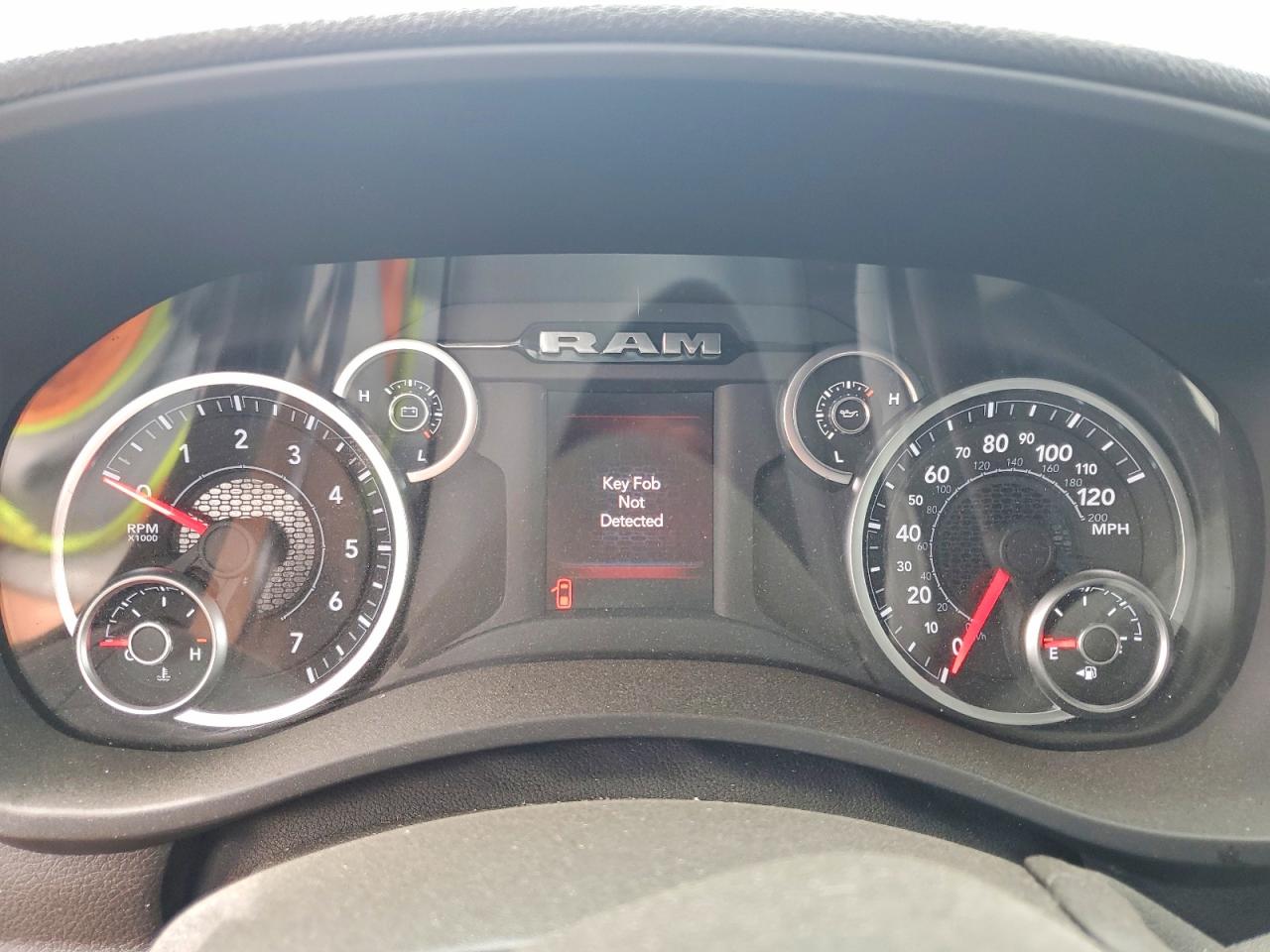 2025 RAM 2500 TRADESMAN photo 17