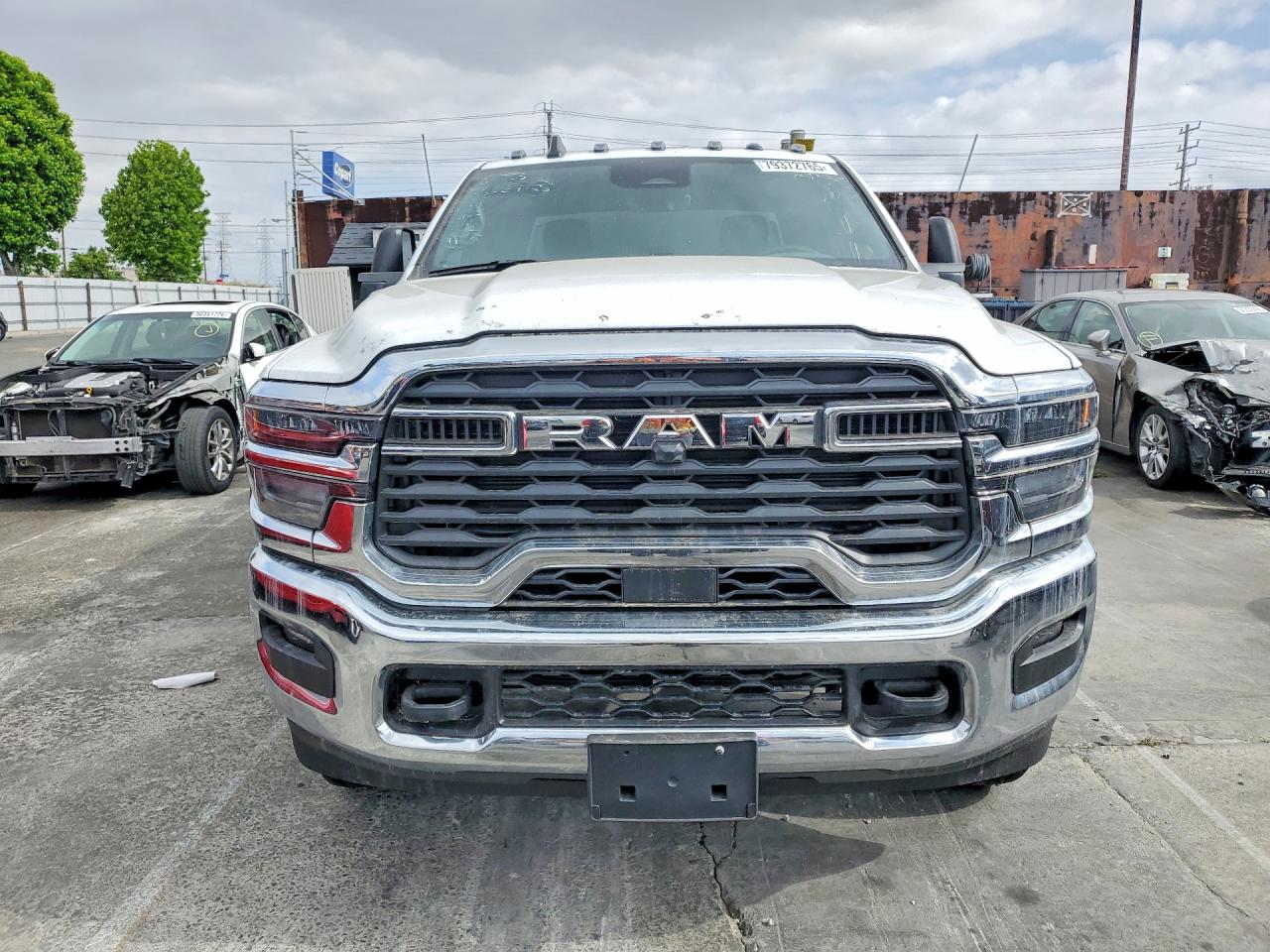 2025 RAM 2500 TRADESMAN photo 9