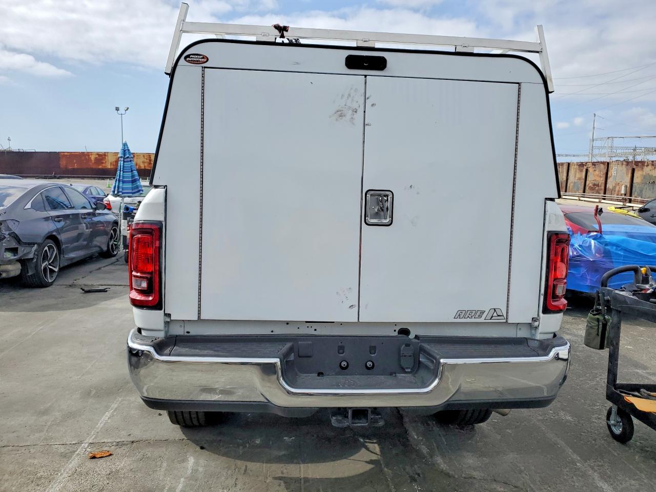 2025 RAM 2500 TRADESMAN photo 11