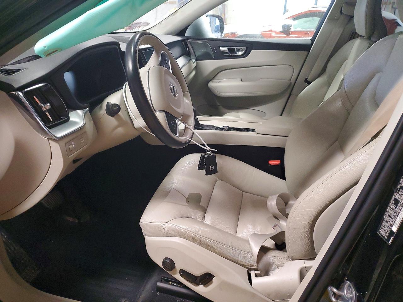 2019 VOLVO XC60 T6 MOMENTUM photo 13