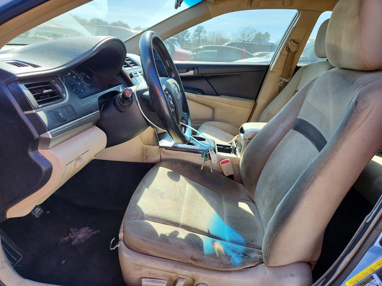 2013 TOYOTA CAMRY LE photo 13
