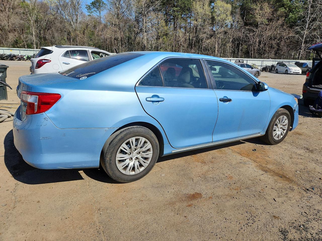 2013 TOYOTA CAMRY LE photo 5