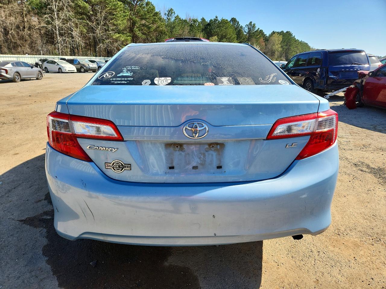 2013 TOYOTA CAMRY LE photo 11